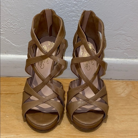 Alejandro Inglemo Nude Via Pumps - Picture 2 of 5